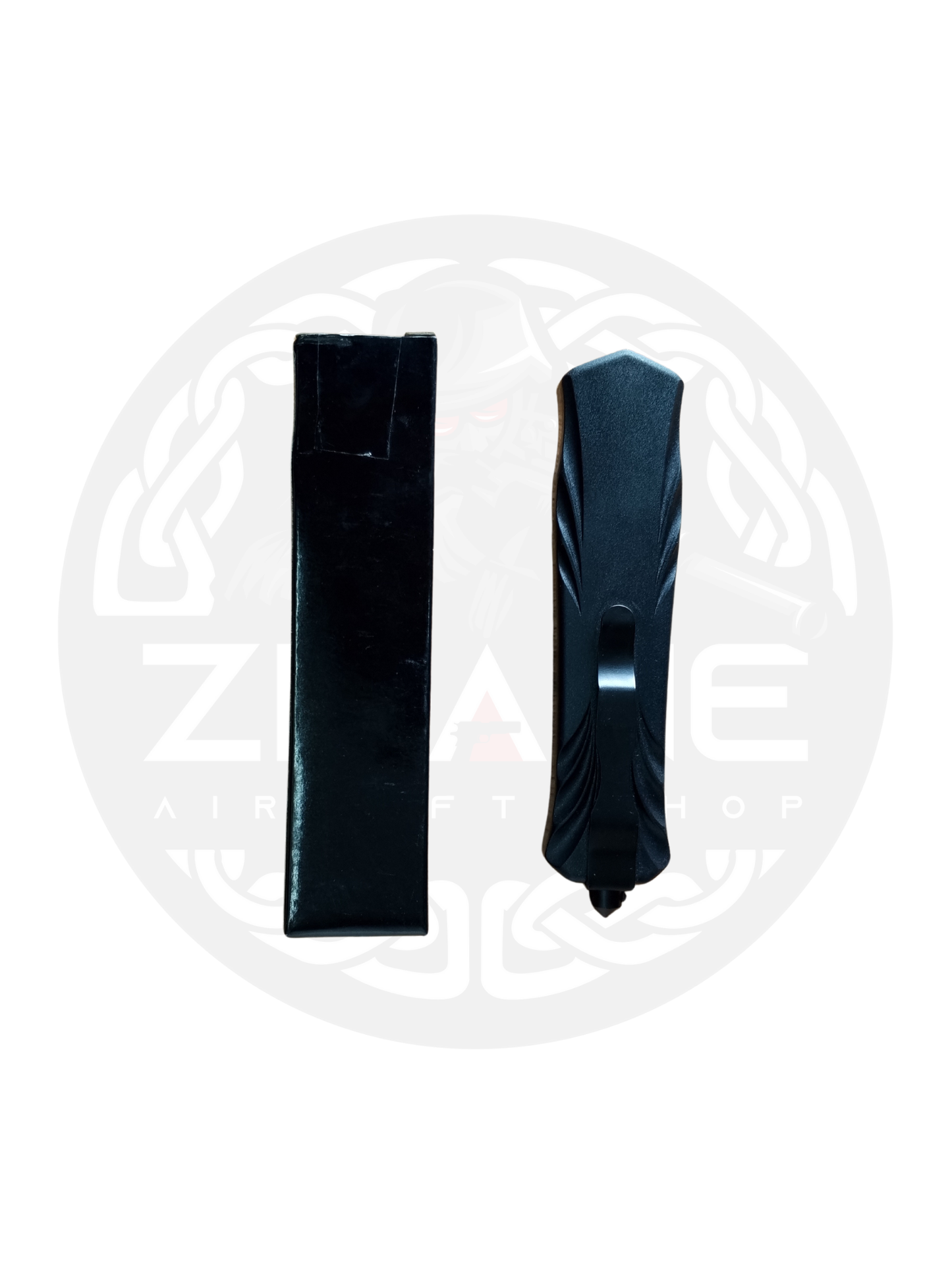AUTOMATIC RETRATABLE KNIFE
