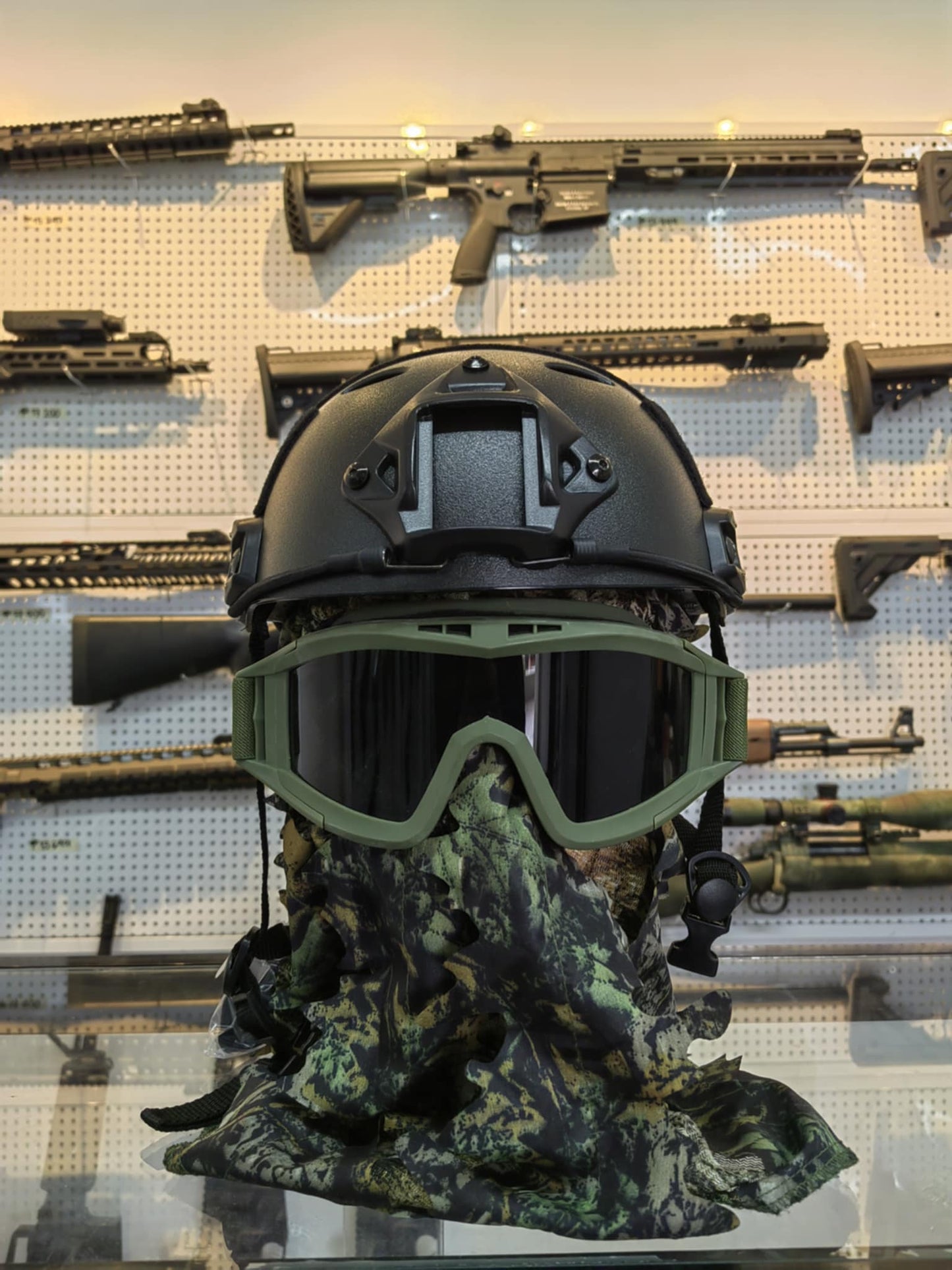 TACTICAL FAST HELMET BLACK